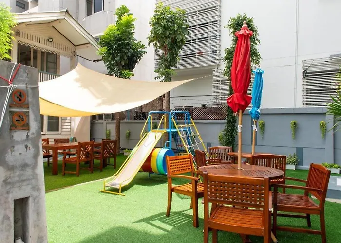 Bangphlat Resort Bangkok
