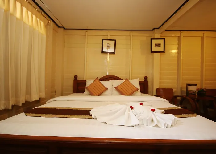 Bangphlat Resort