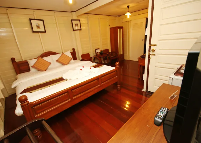 Bangphlat Resort Bangkok