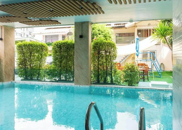 Bangphlat Resort 3*