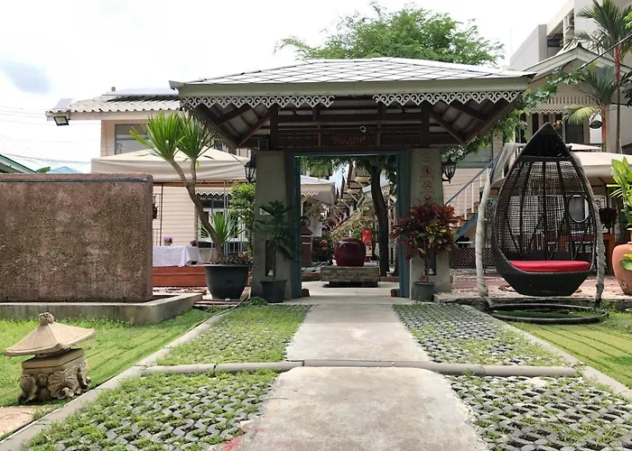 Bangphlat Resort Bangkok